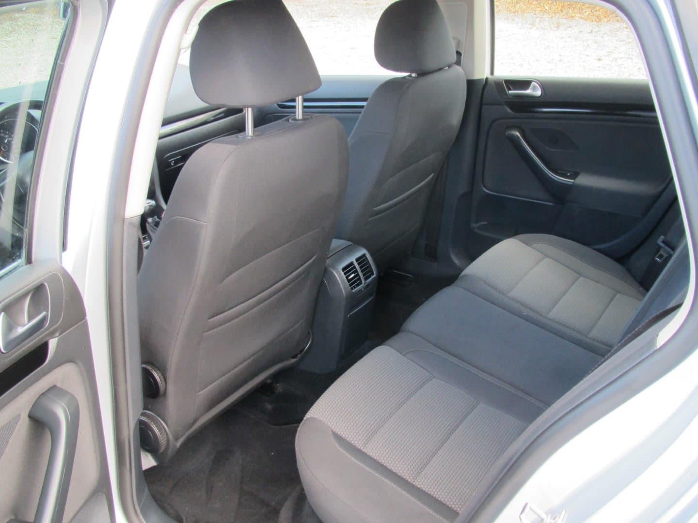 2010 Volkswagen GOLF - 10