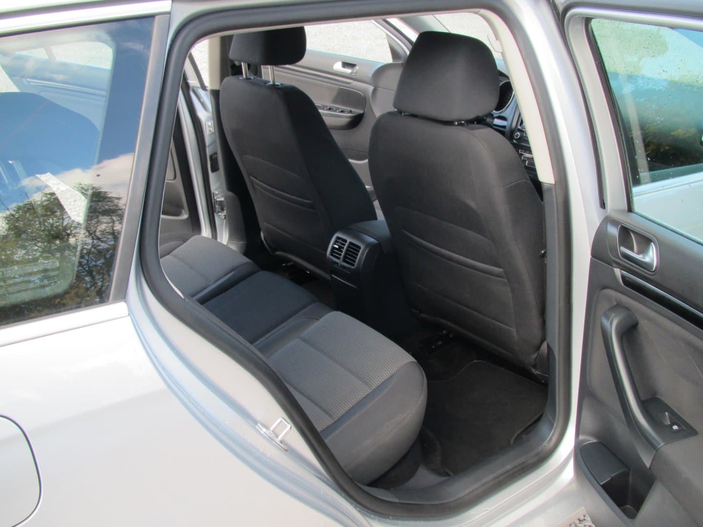 2010 Volkswagen GOLF - 12