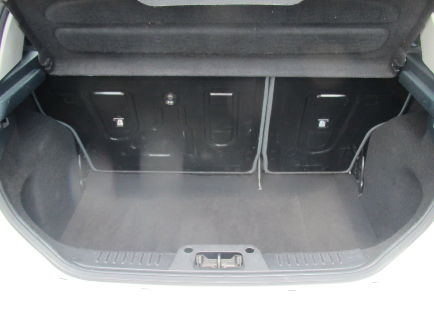 2011 Ford FIESTA - 10