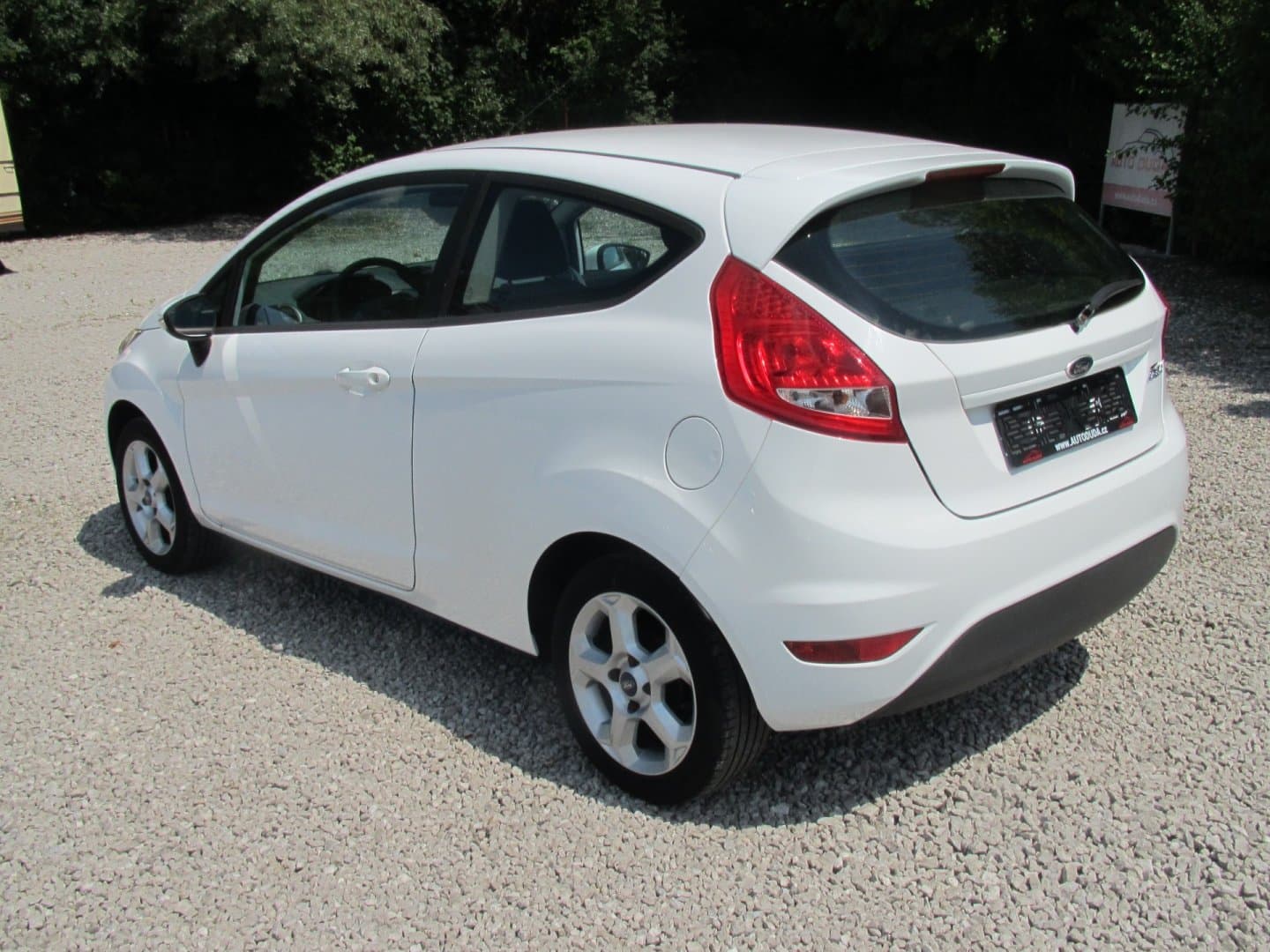 2011 Ford FIESTA - 4