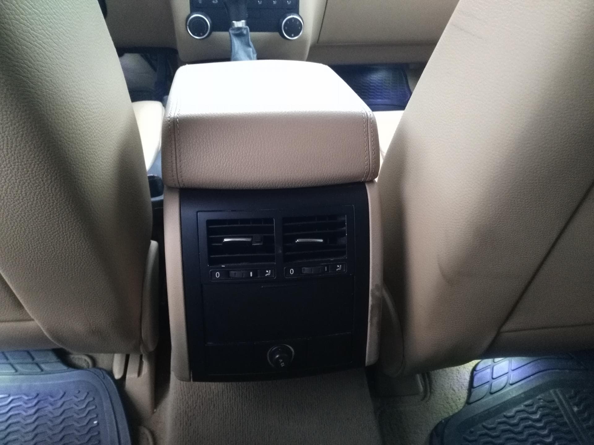2009 Volkswagen TOUAREG - 9