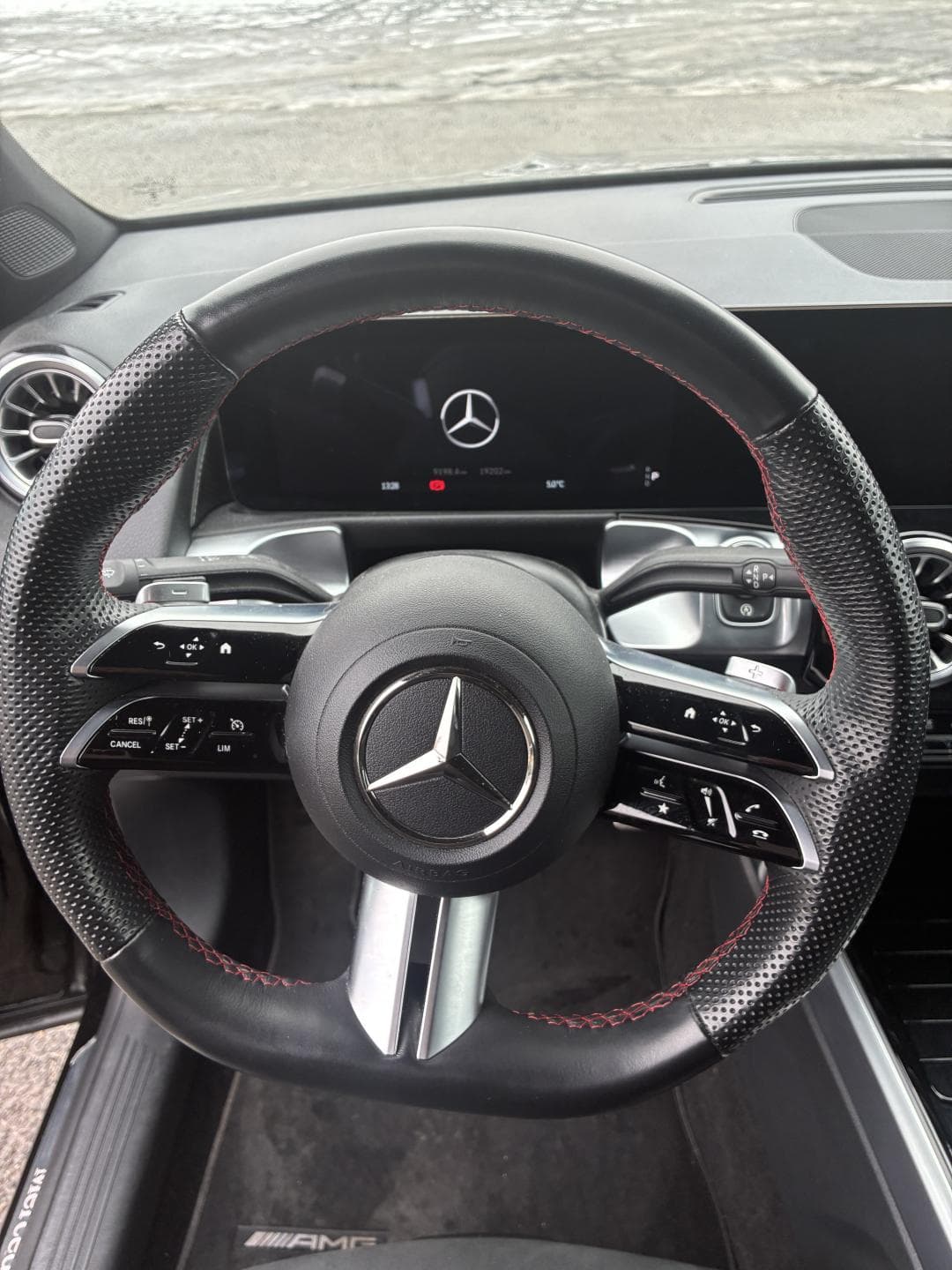 Mercedes-Benz GLB - 10