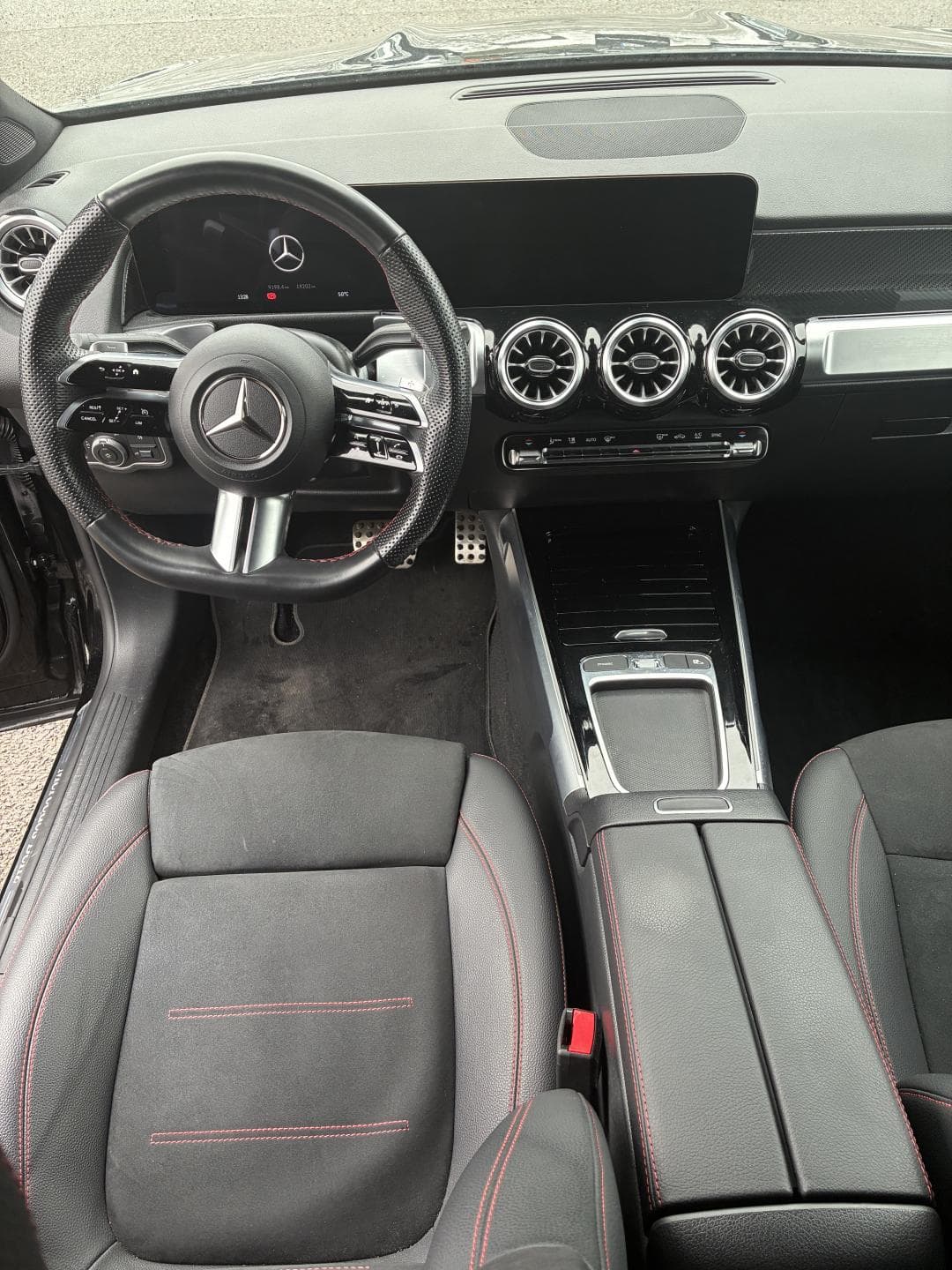 Mercedes-Benz GLB - 11