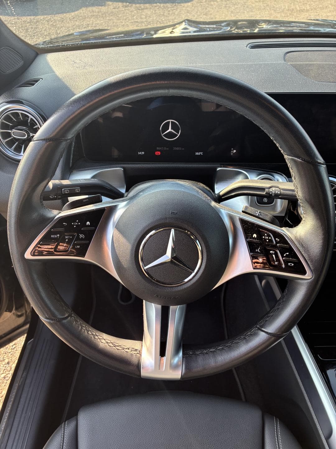 Mercedes-Benz GLB - 12