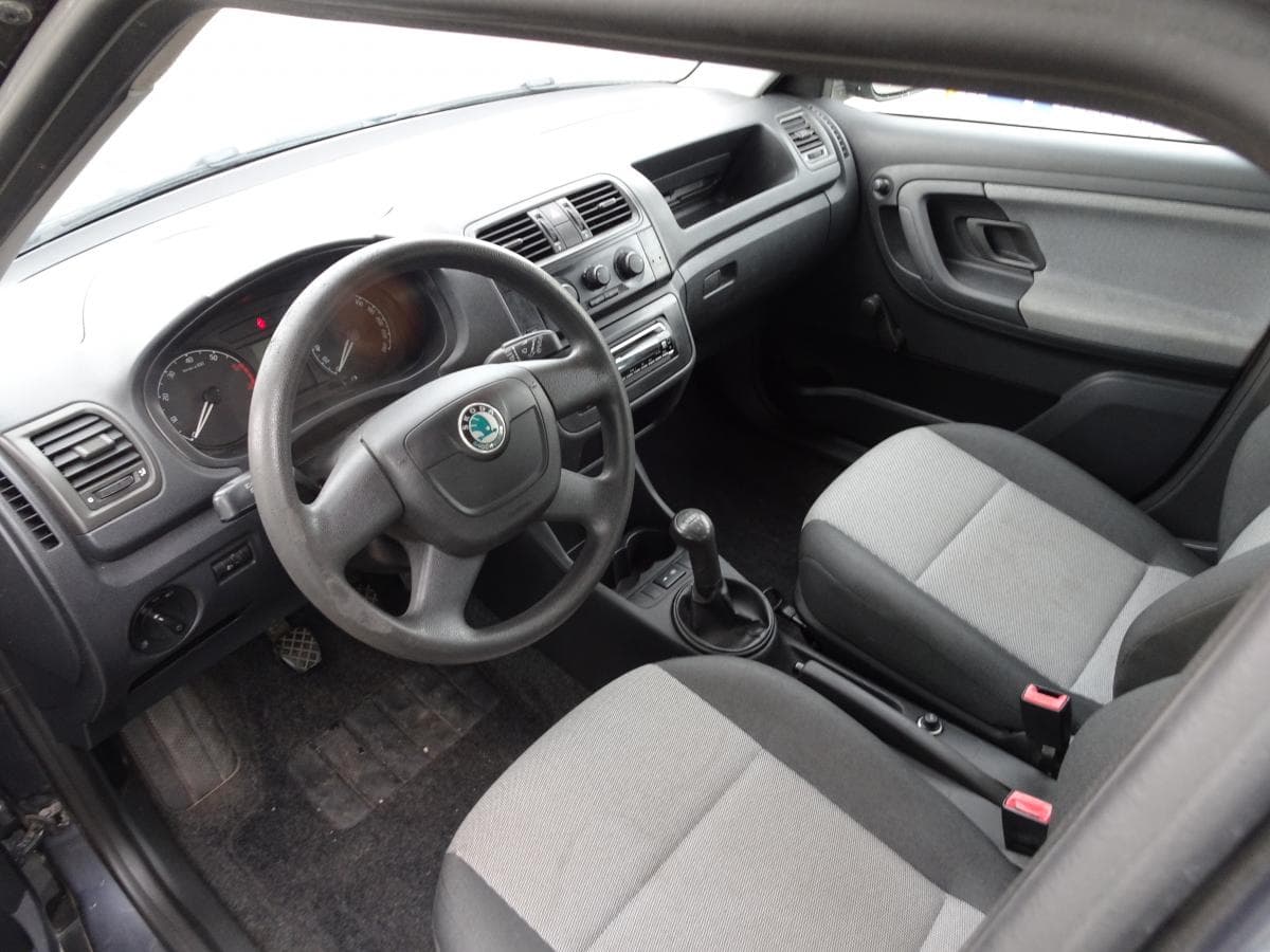 Škoda Fabia - 12