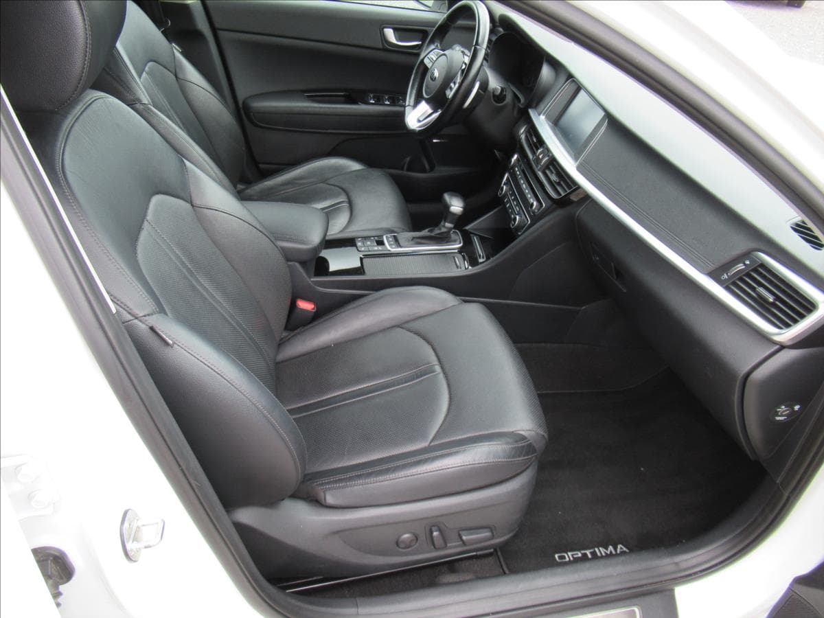 2019 Kia Optima - 12