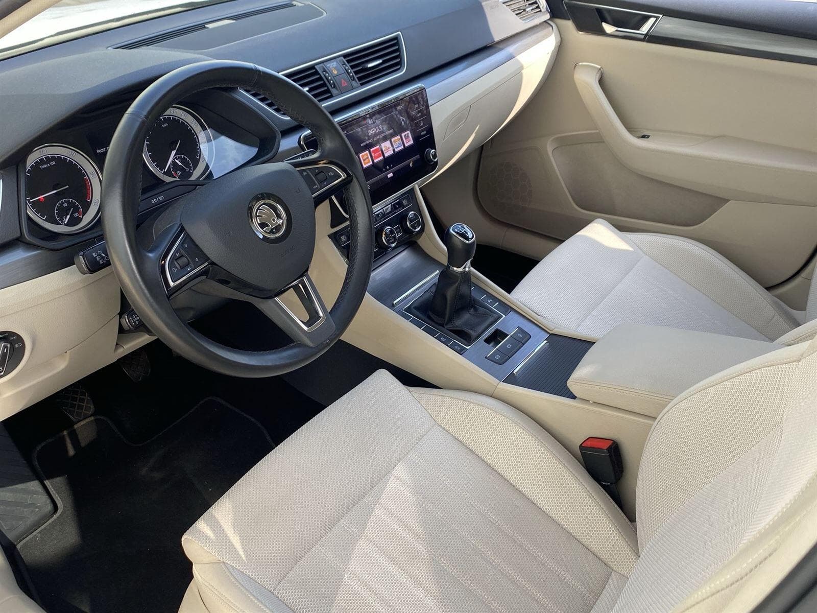 Škoda SUPERB - 8