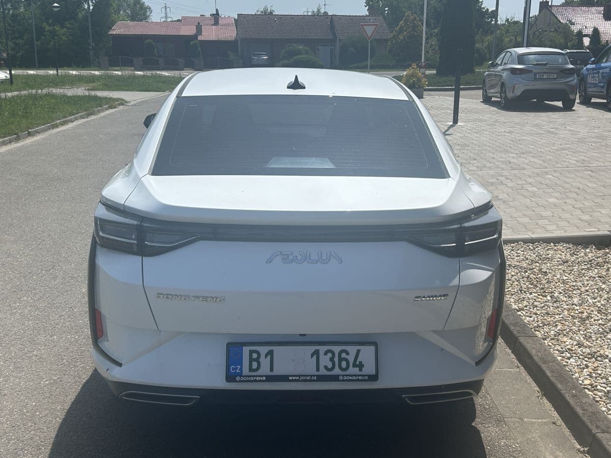 Dongfeng SHINE - 5