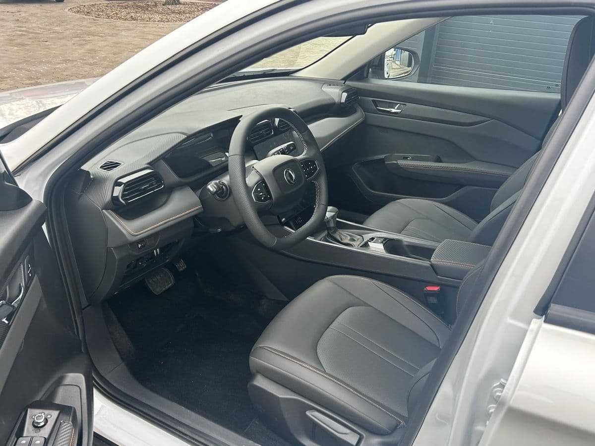 Dongfeng SHINE - 4
