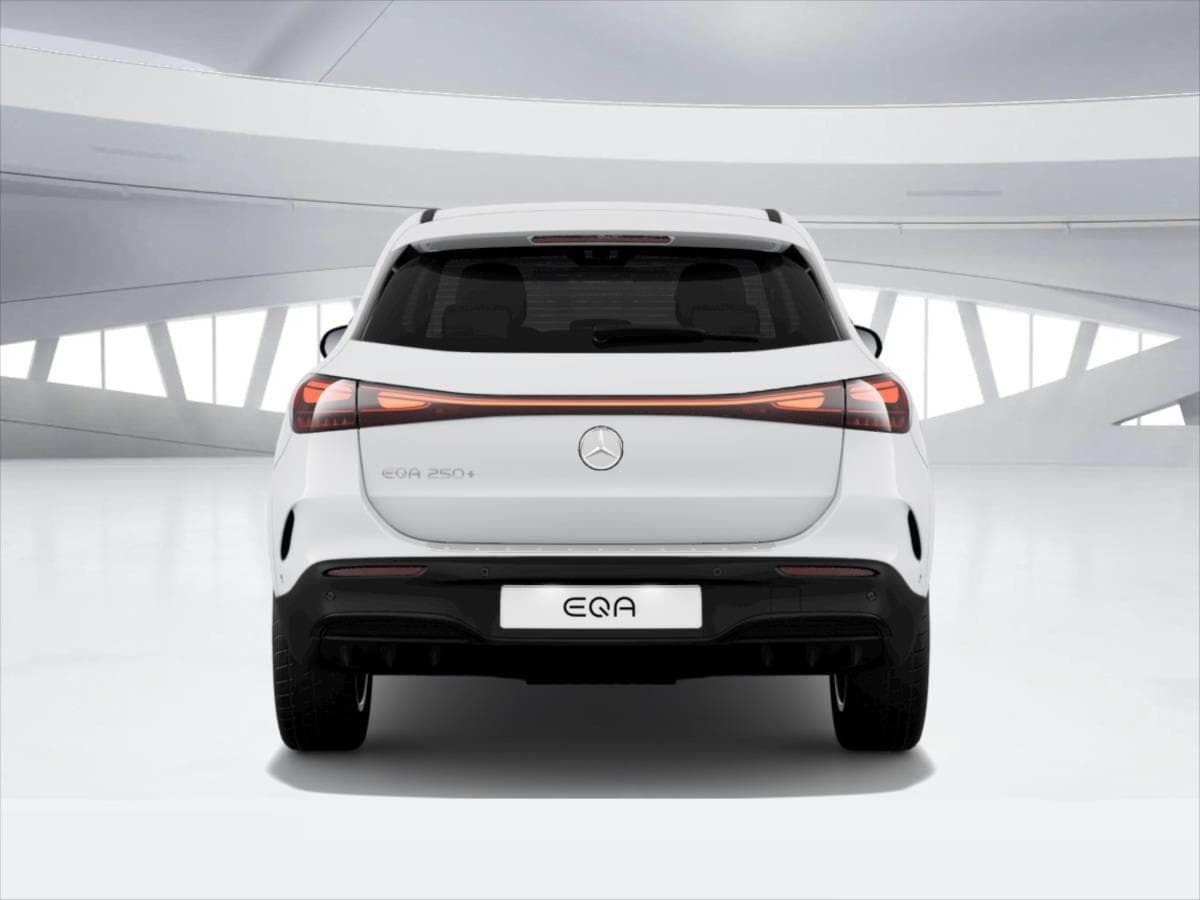 Mercedes-Benz EQA - 5