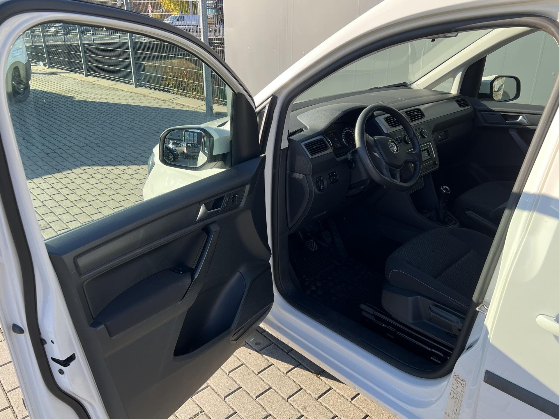 Volkswagen Caddy - 9