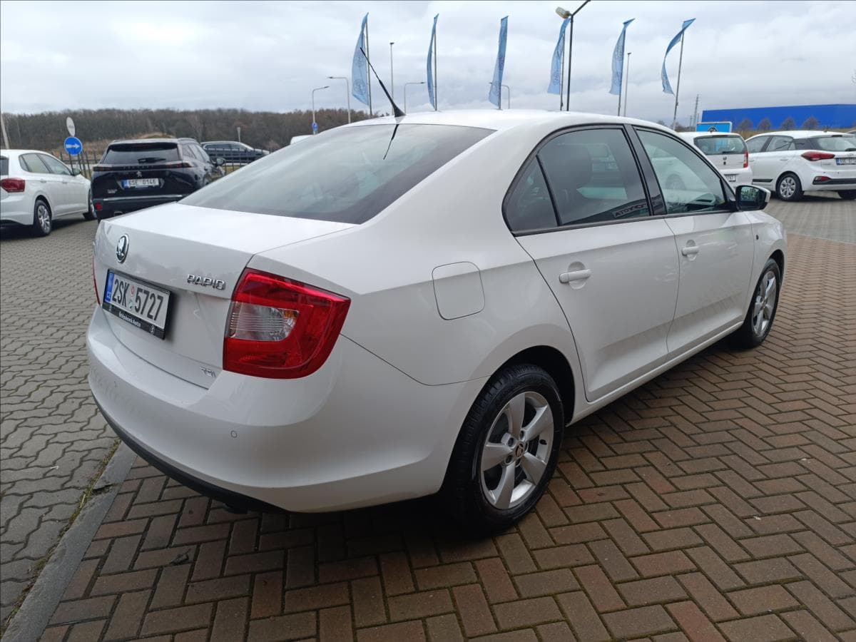 2013 Škoda Rapid - 21
