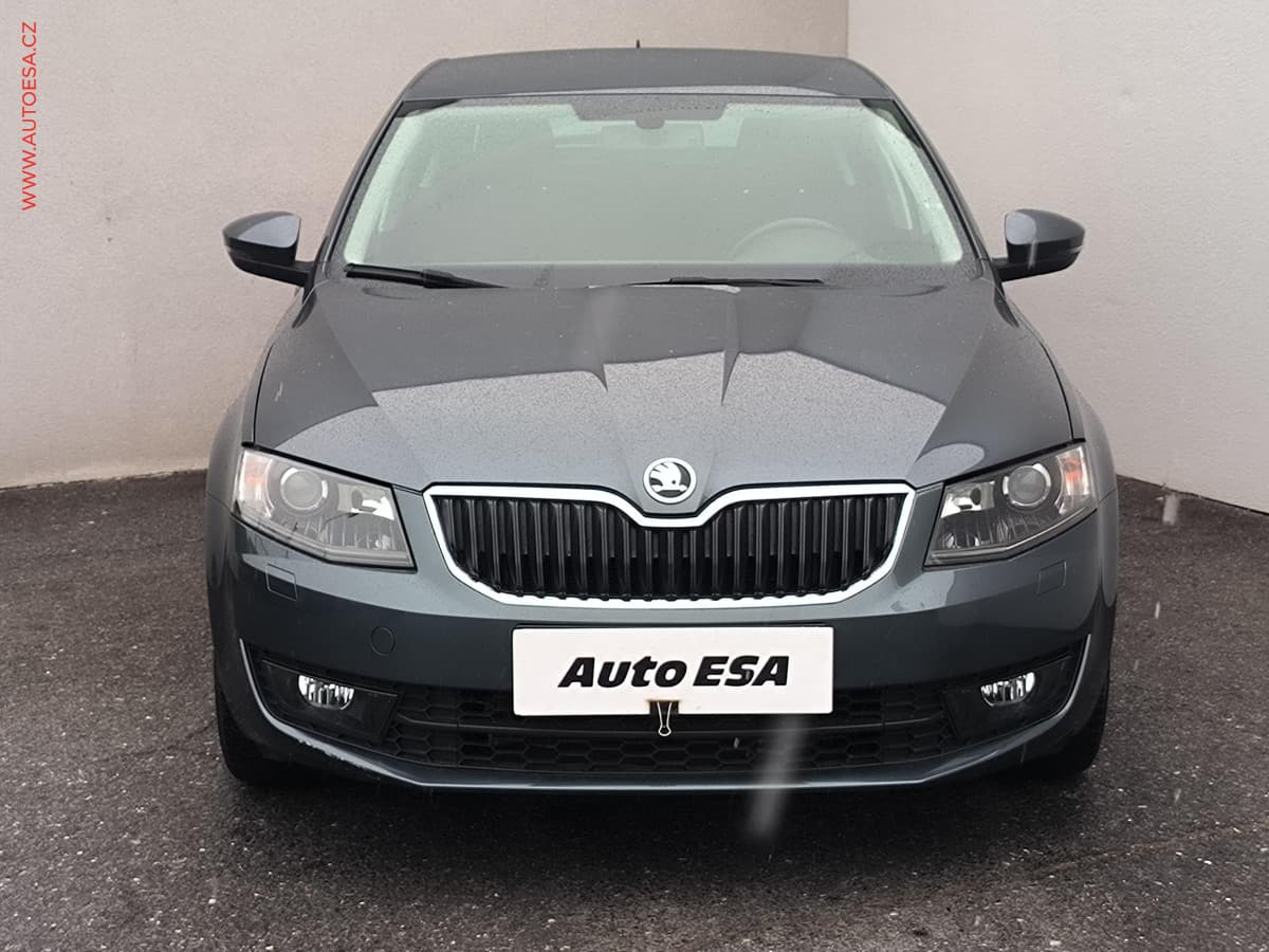 Škoda OCTAVIA - 2