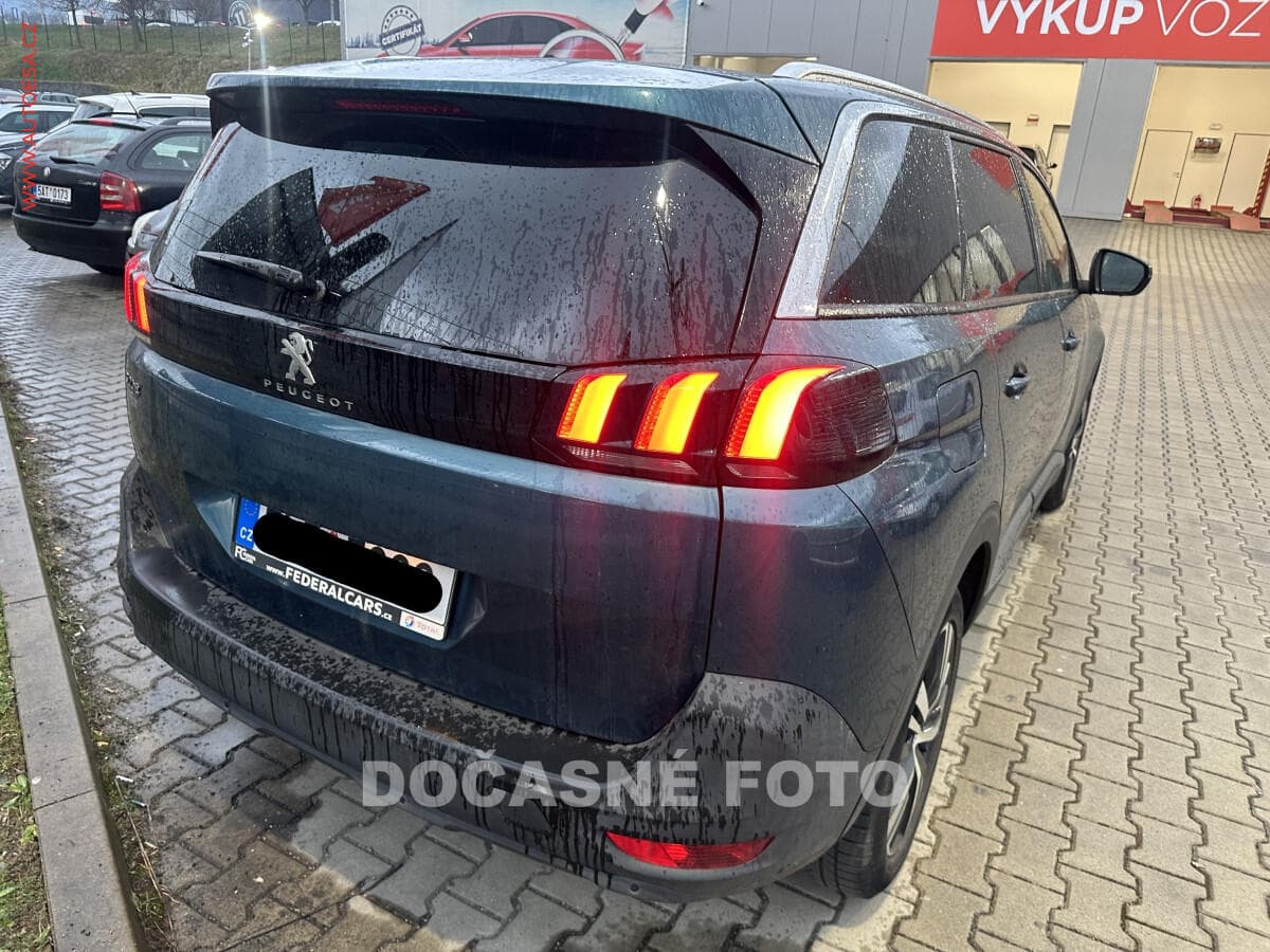 Peugeot 5008 - 2