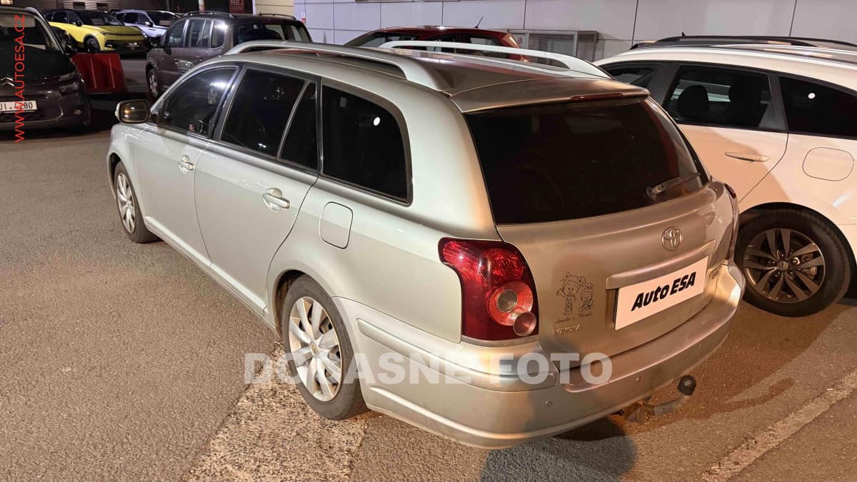 Toyota Avensis - 2