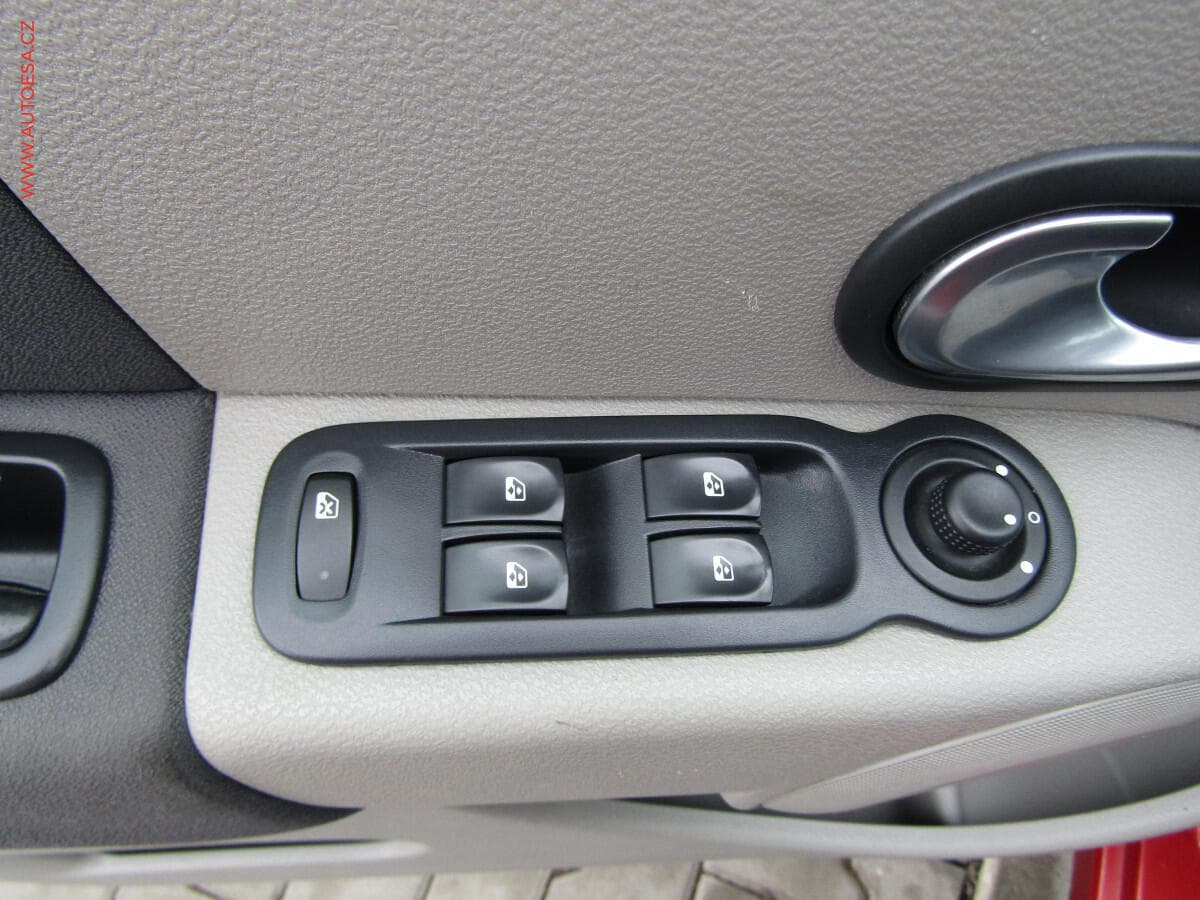 Renault MODUS - 12