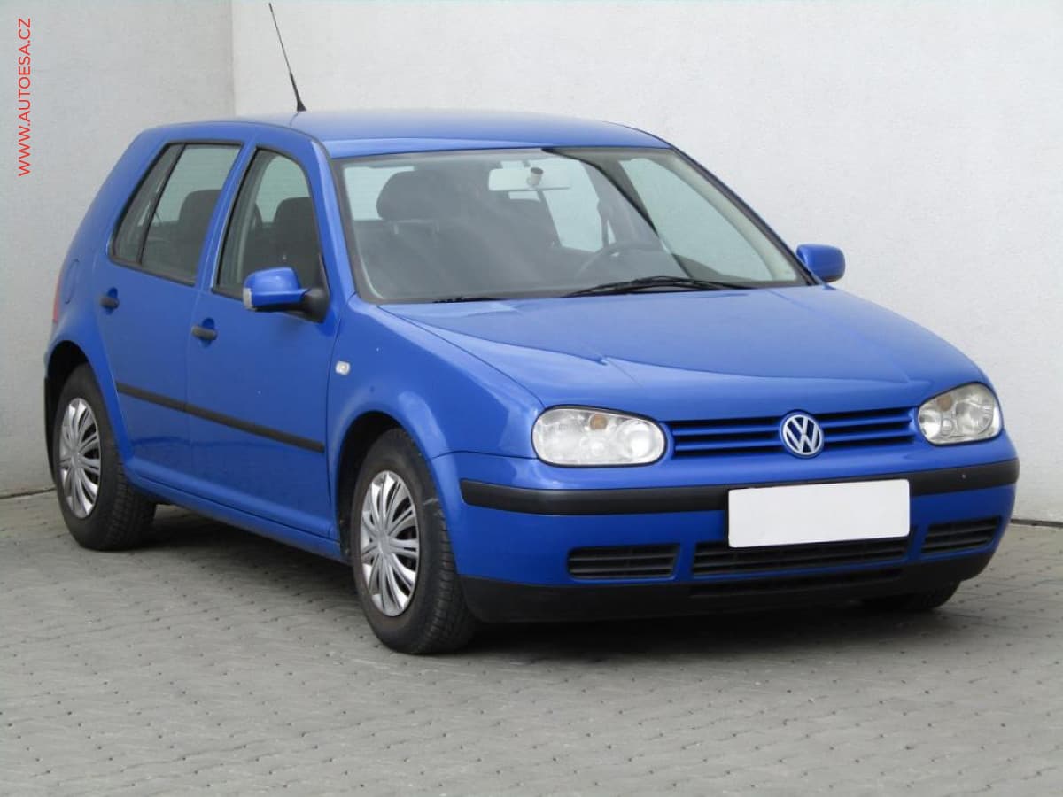 Volkswagen Golf 2.3 v5, 1.maj,ČR