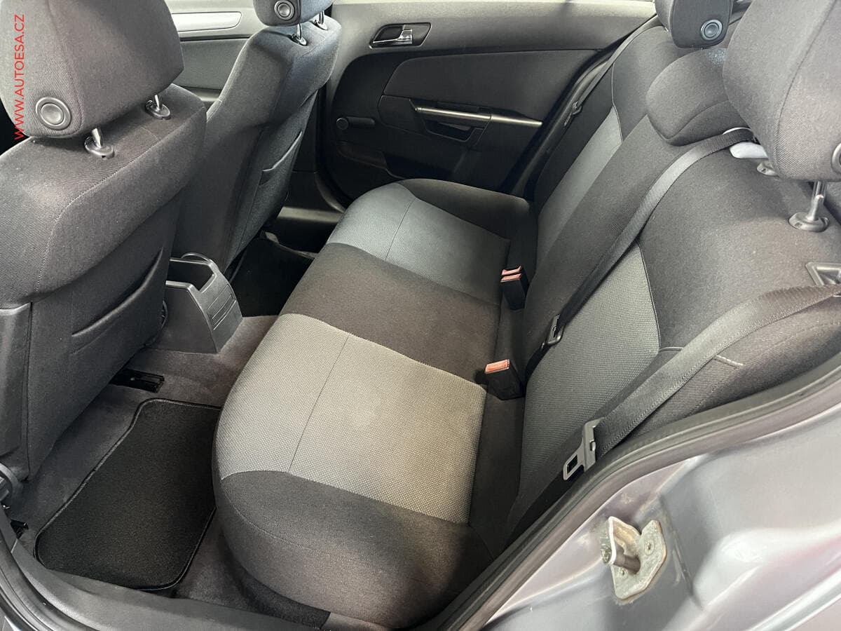 Opel ASTRA - 10