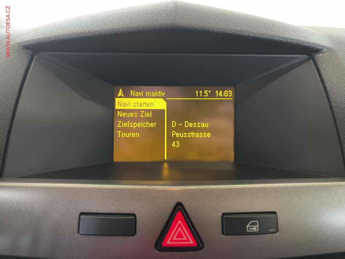 Opel ASTRA - 11