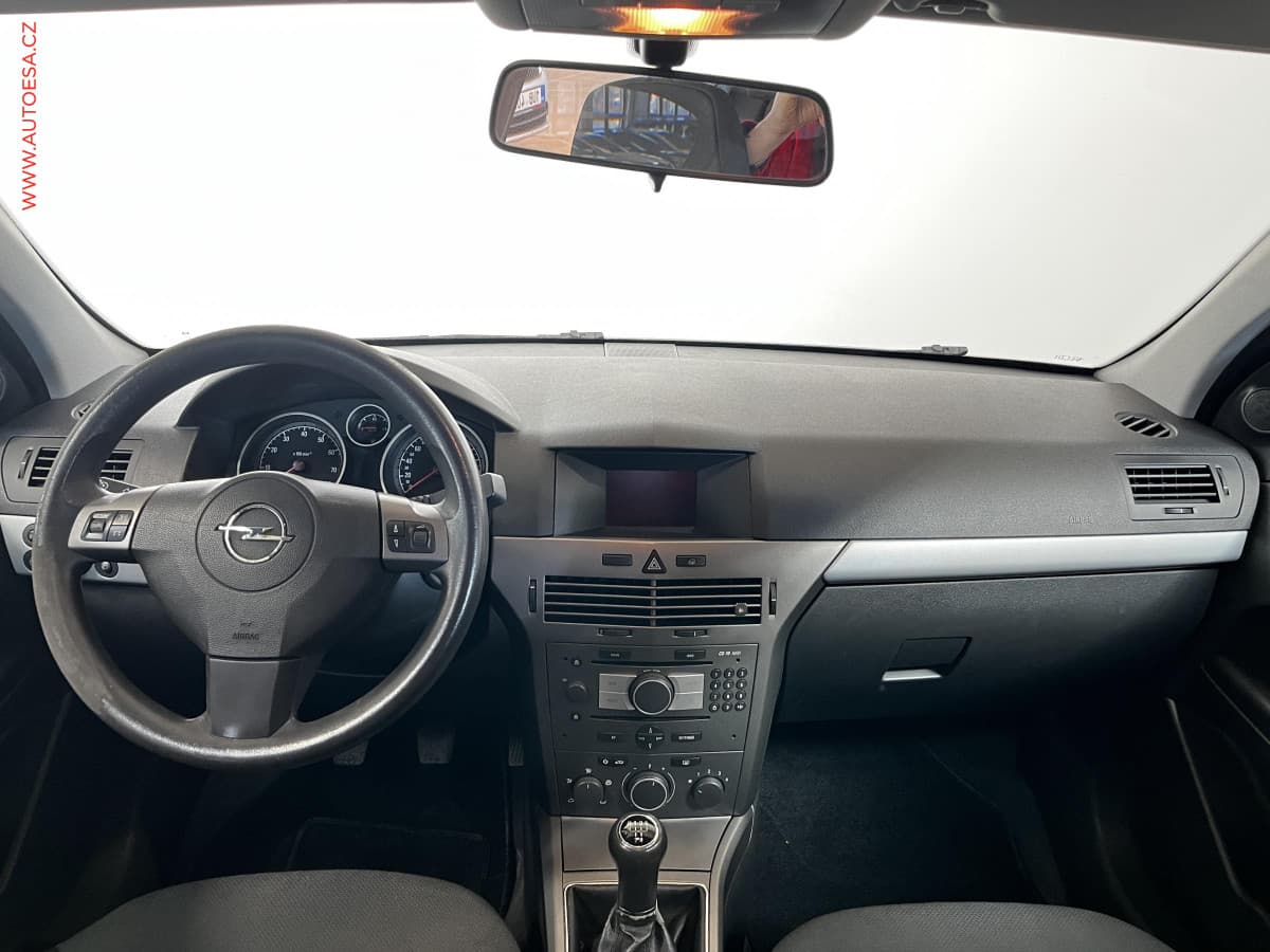 Opel ASTRA - 8