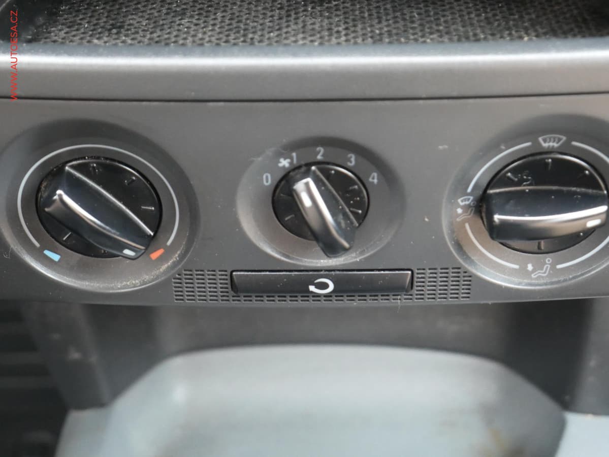 Škoda FABIA - 12