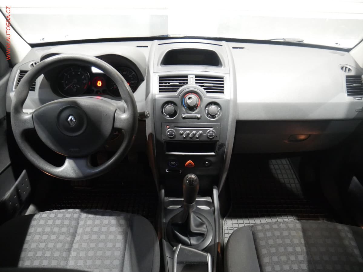 Renault MEGANE - 8