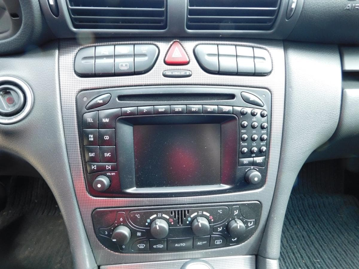 Mercedes-Benz C-Class - 11