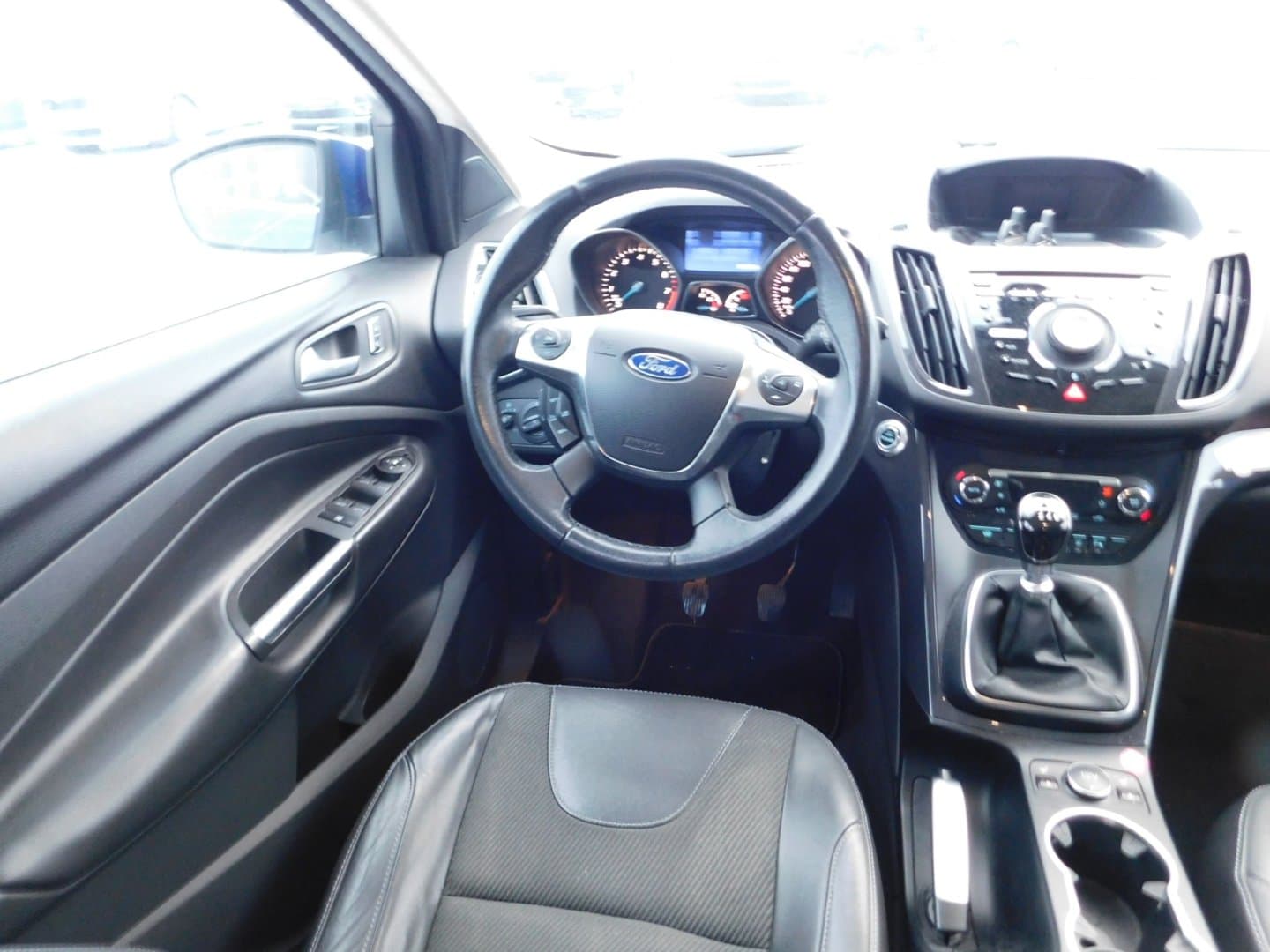 Ford Kuga - 10