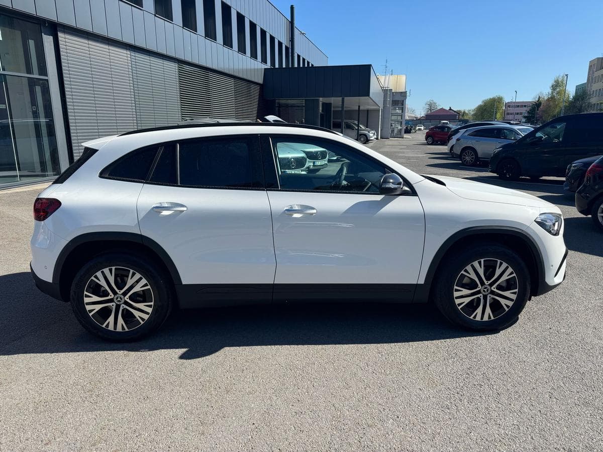 Mercedes-Benz GLA - 7