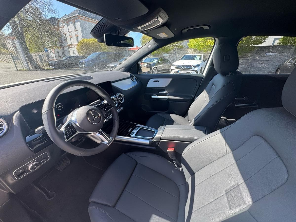 Mercedes-Benz GLA - 8