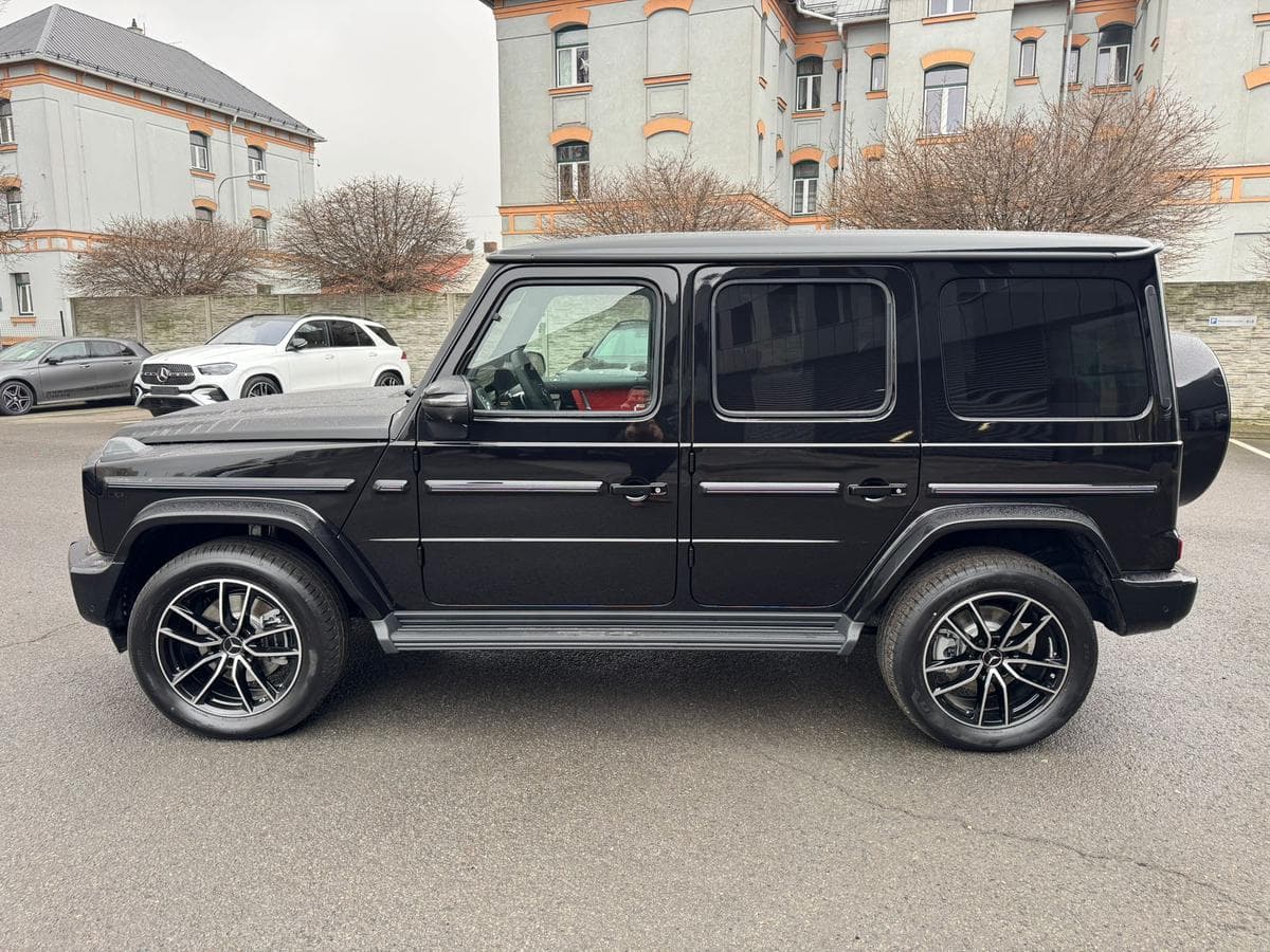 Mercedes-Benz G-Class - 4
