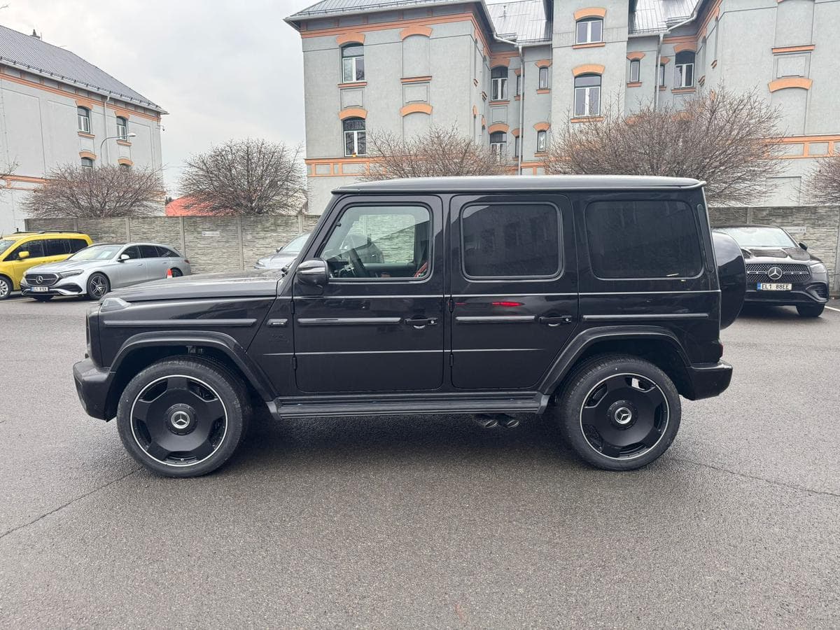 Mercedes-Benz G-Class - 4