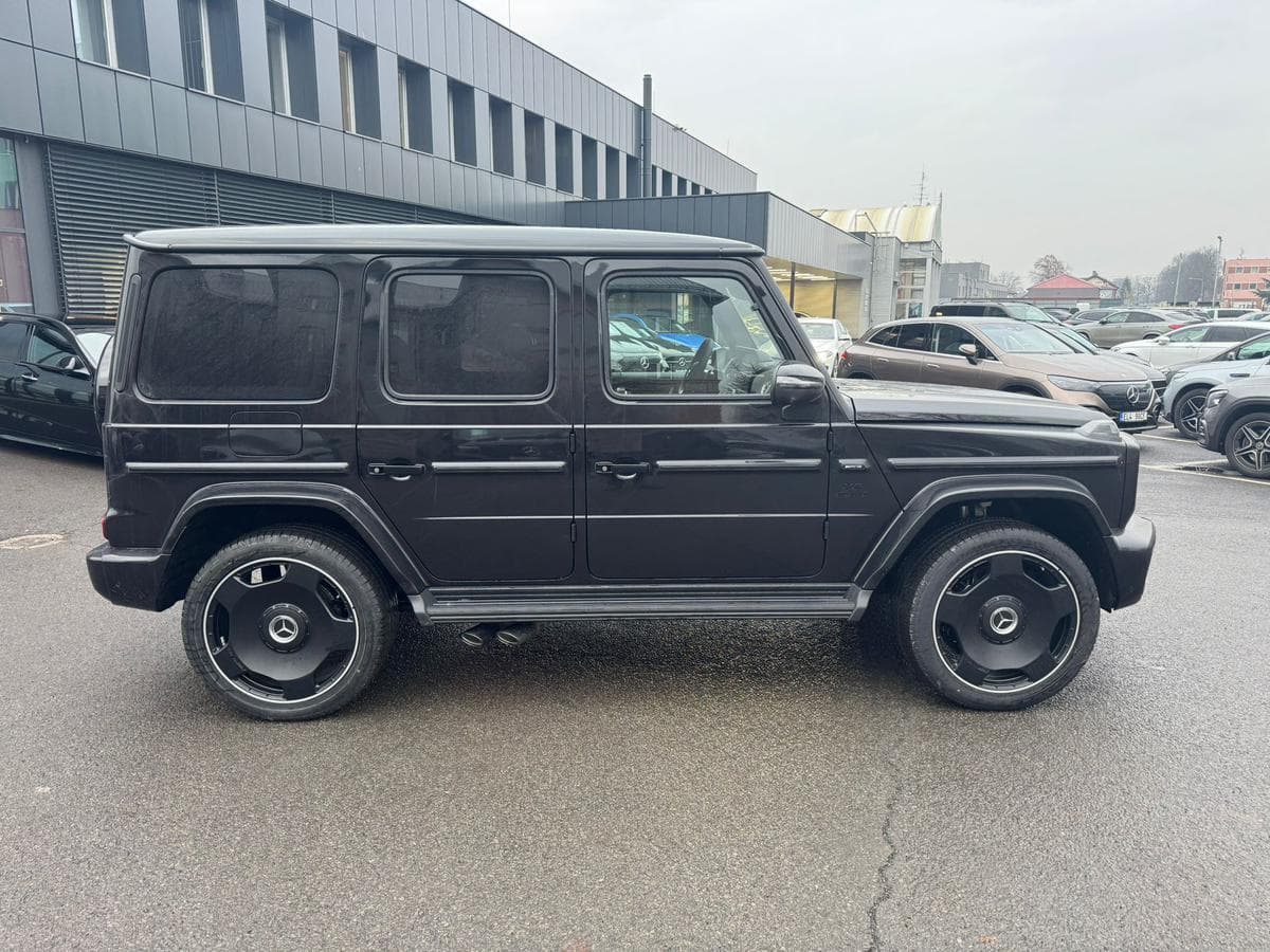 Mercedes-Benz G-Class - 8
