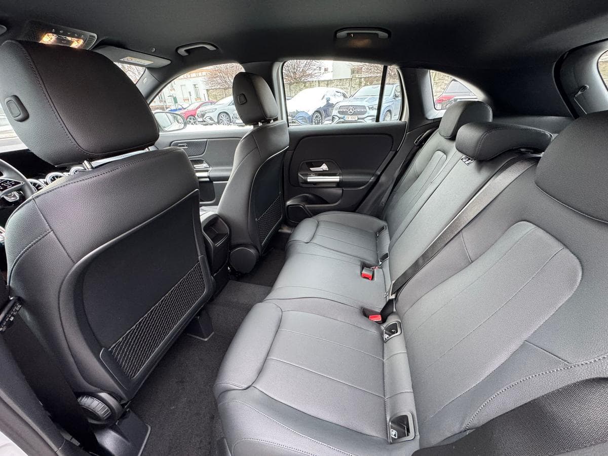 Mercedes-Benz GLA - 12