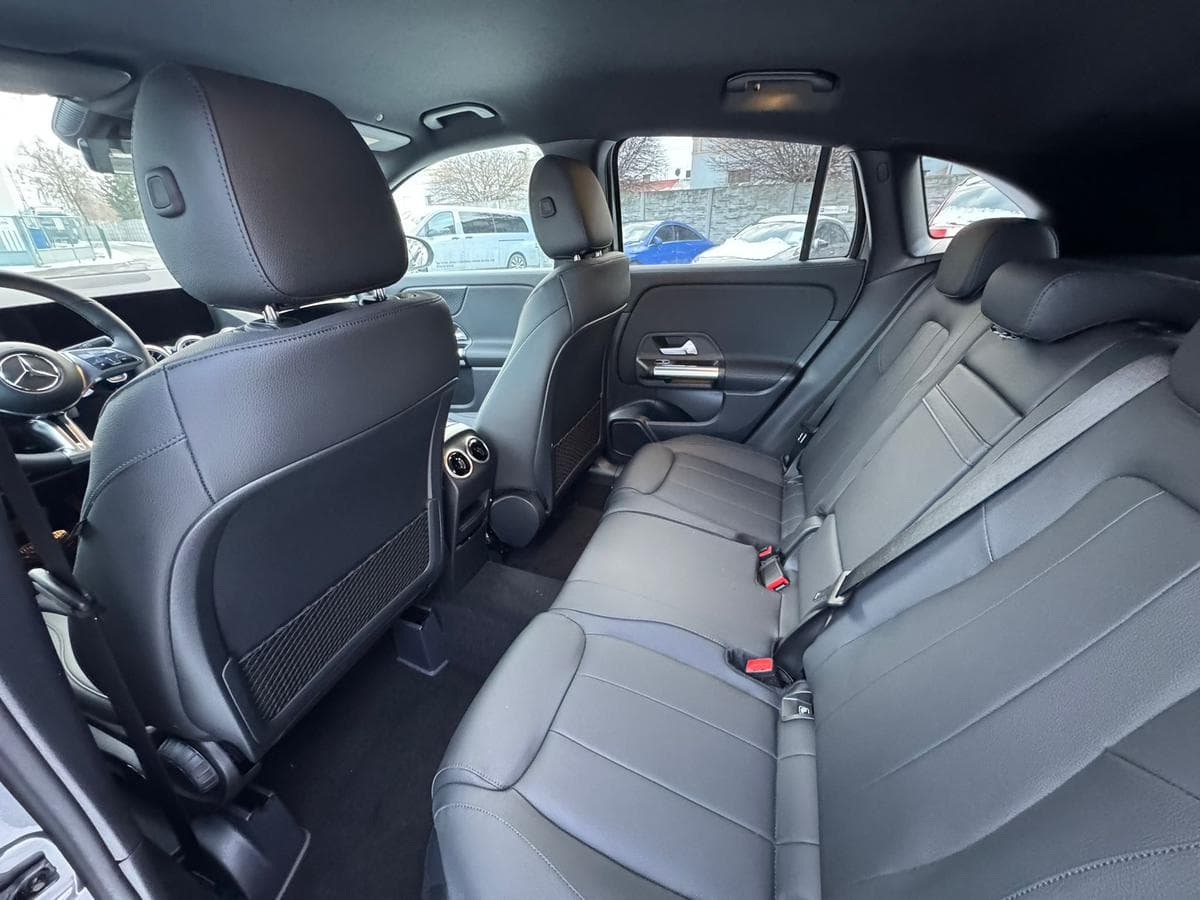 Mercedes-Benz GLA - 12
