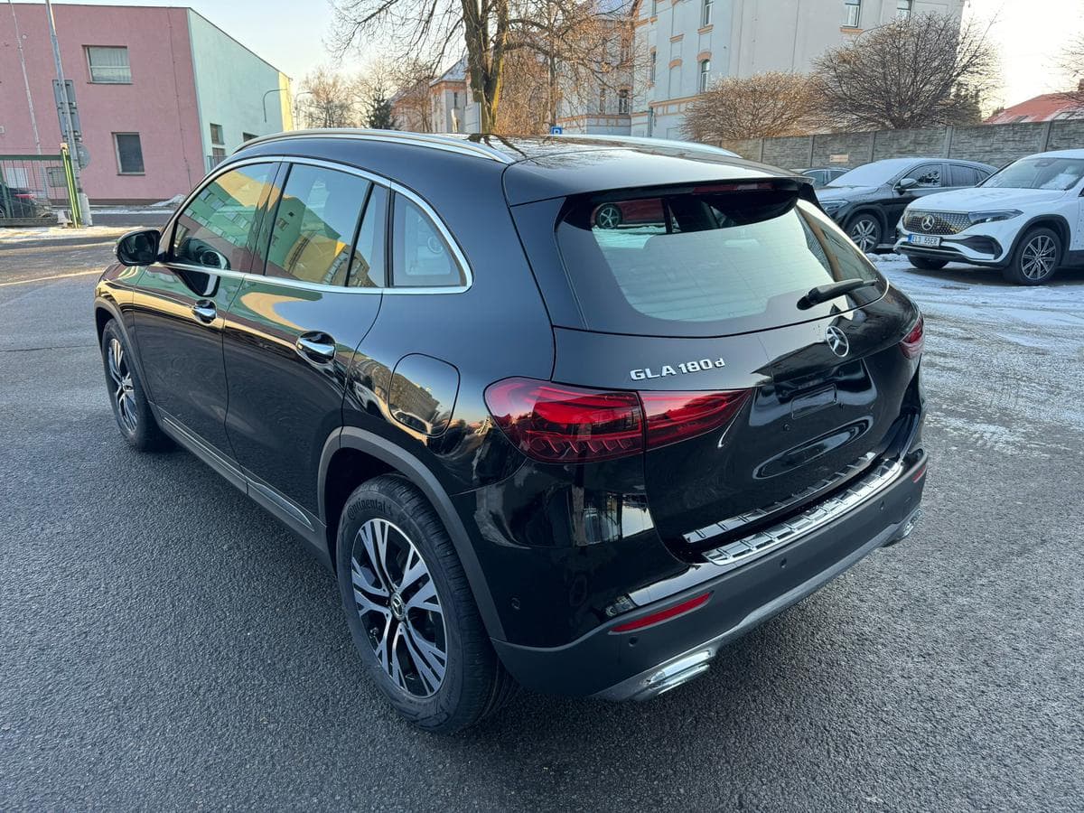 Mercedes-Benz GLA - 5