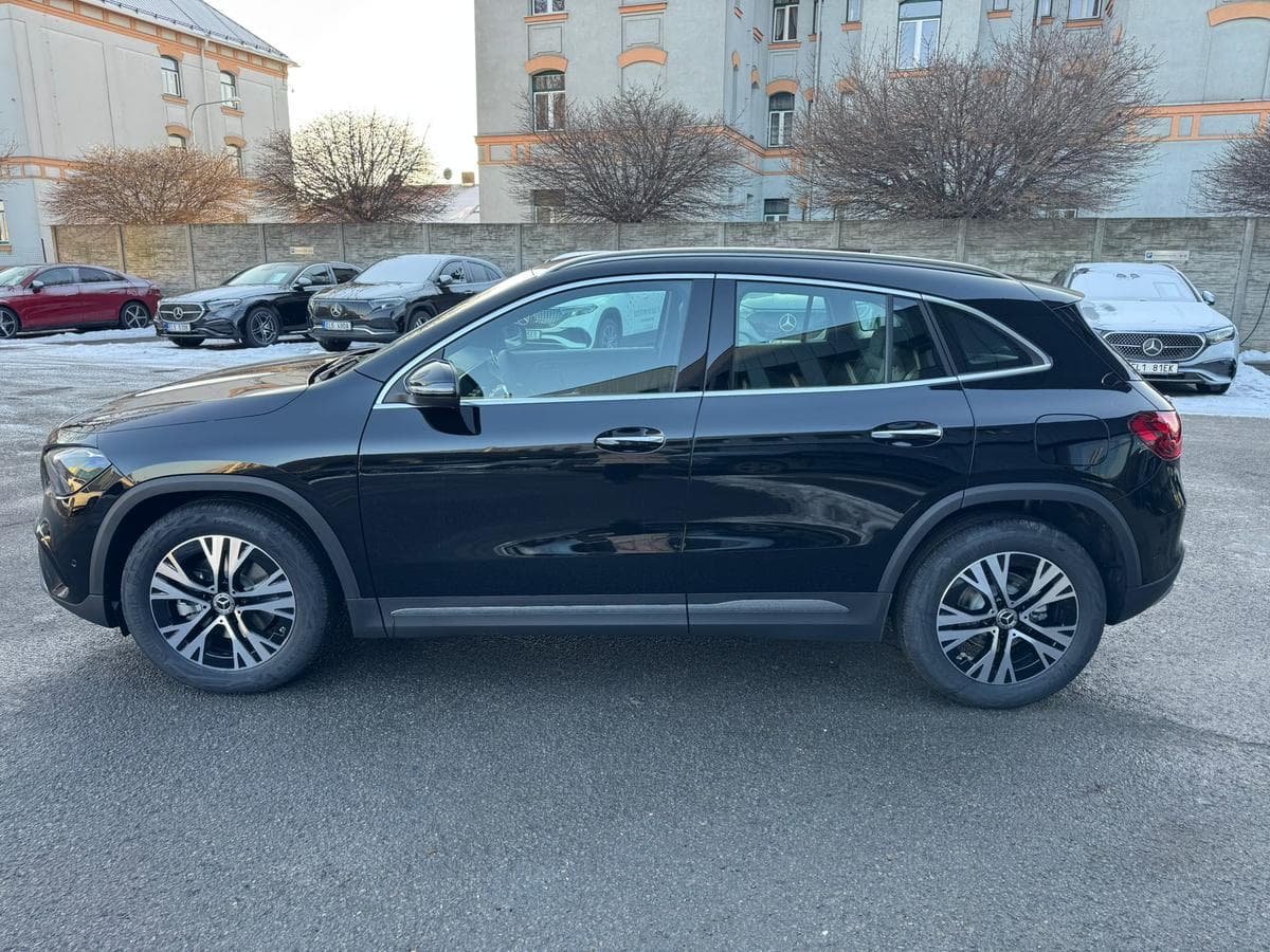Mercedes-Benz GLA - 4