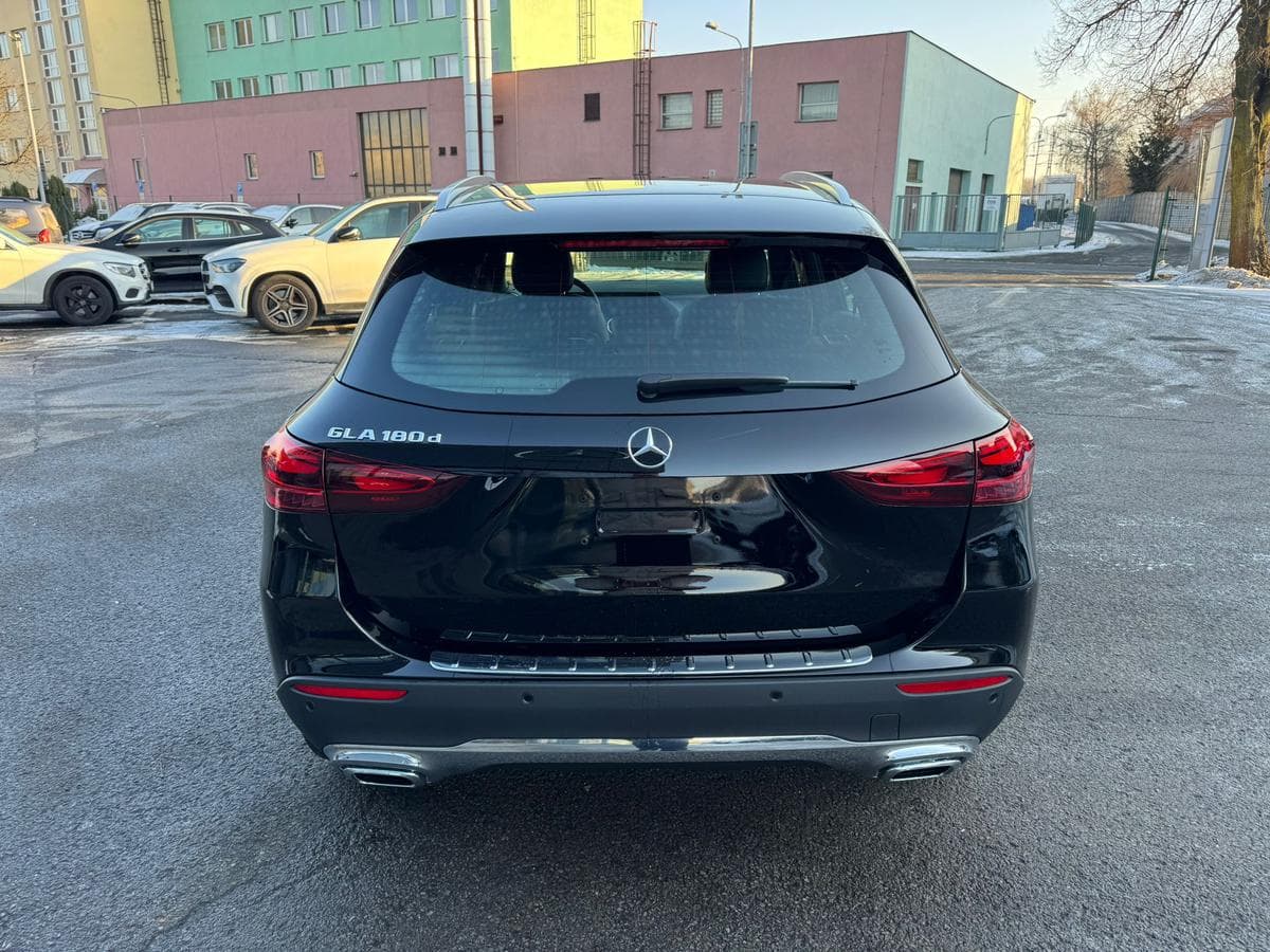 Mercedes-Benz GLA - 6