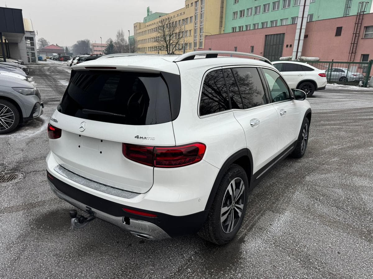 Mercedes-Benz GLB - 7