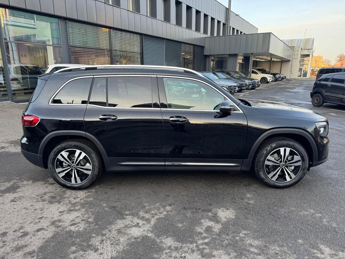 Mercedes-Benz GLB - 8