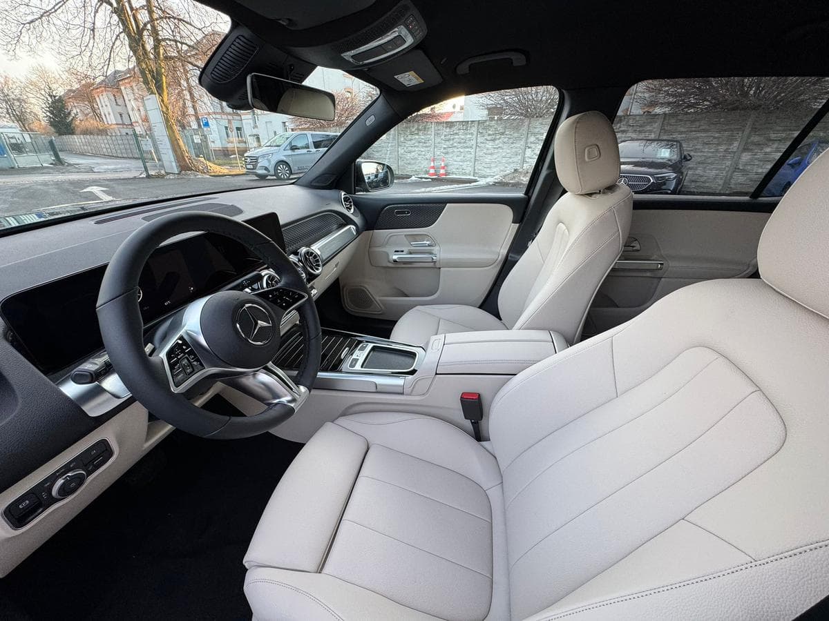 Mercedes-Benz GLB - 10