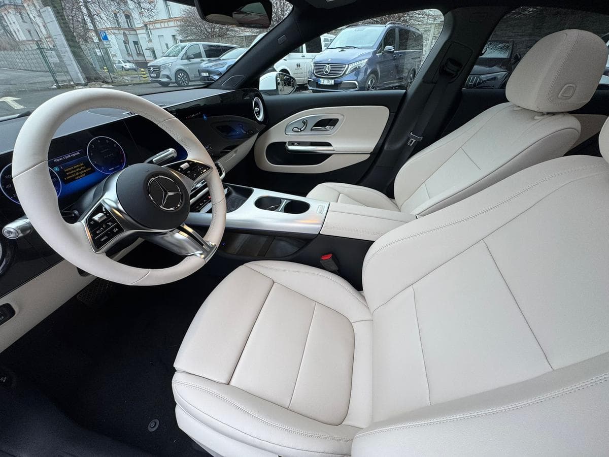 Mercedes-Benz CLA - 10
