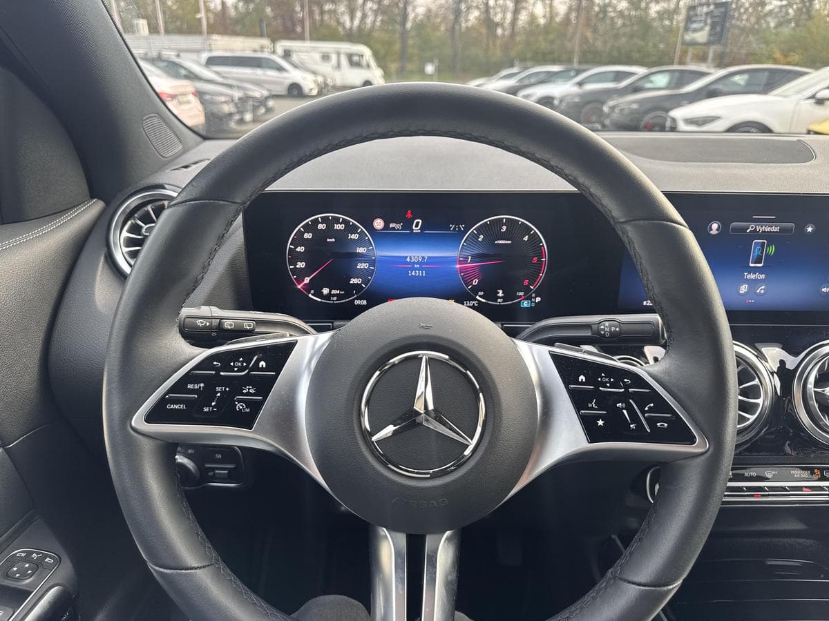 2023 Mercedes-Benz GLA - 11