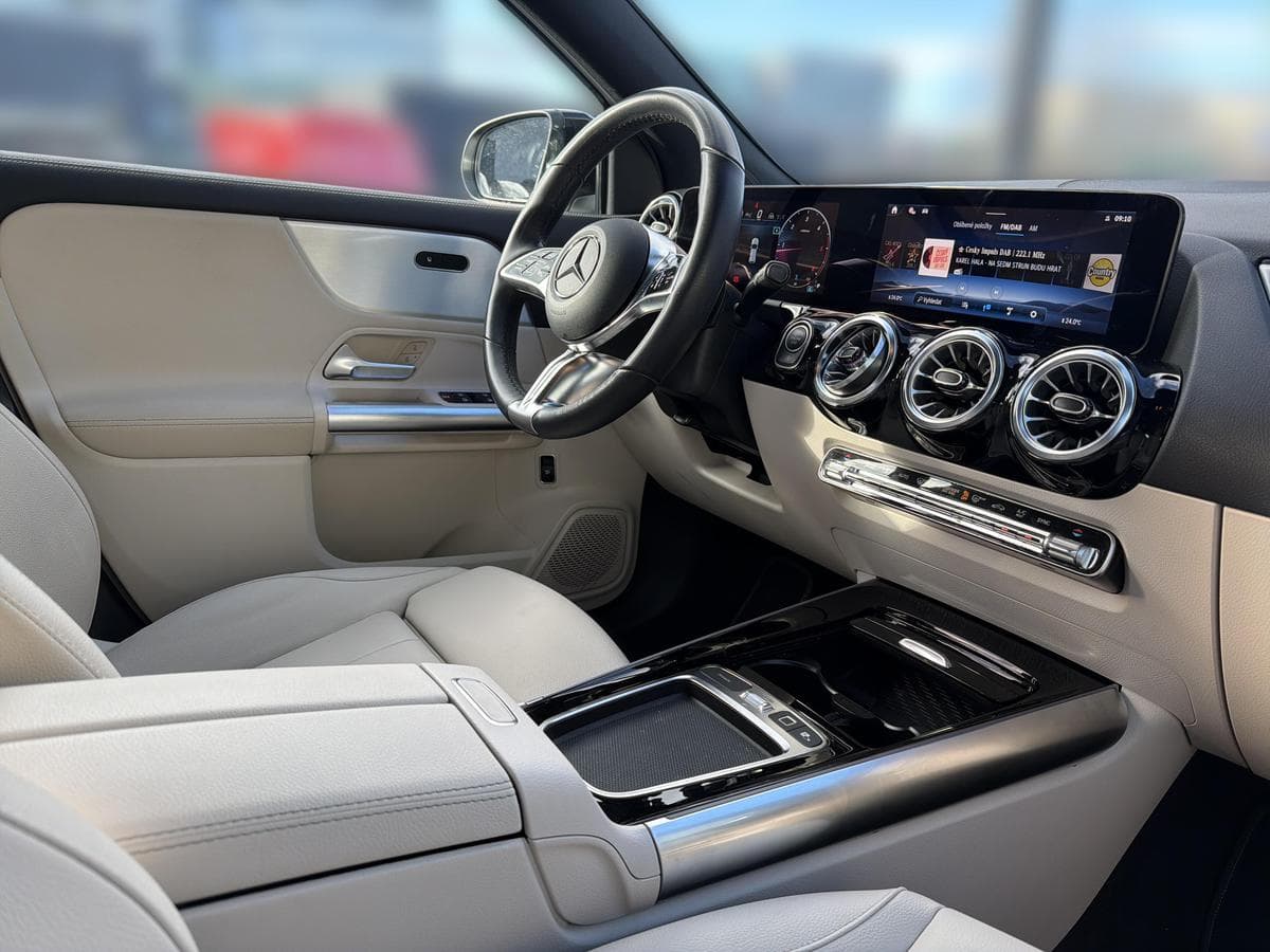 2025 Mercedes-Benz GLA - 10