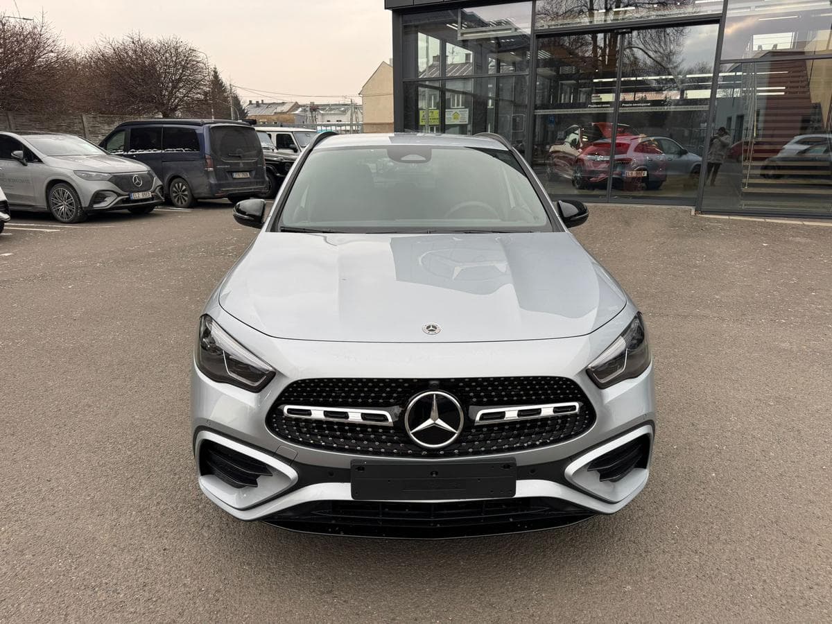 Mercedes-Benz GLA - 2