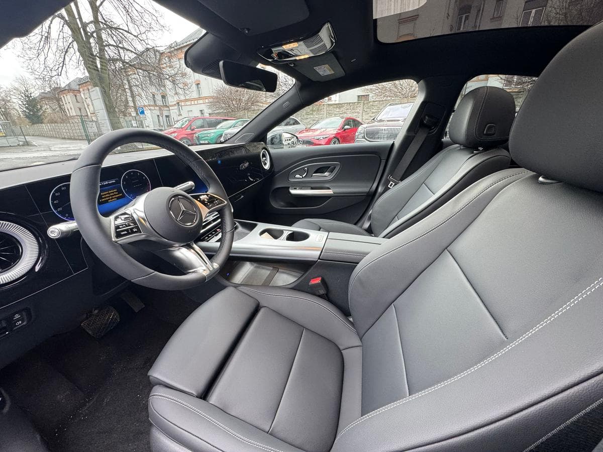 Mercedes-Benz CLA - 10