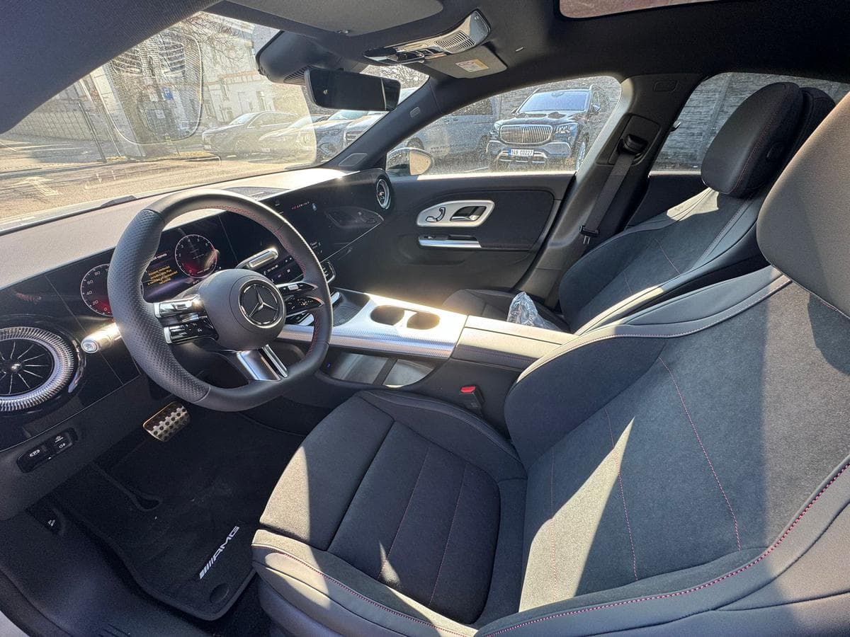 Mercedes-Benz CLA - 10
