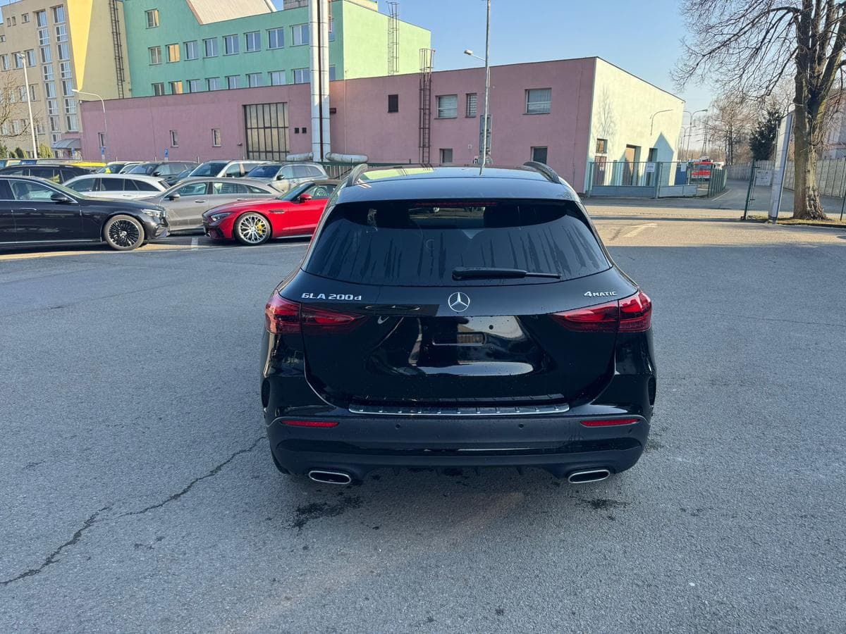 Mercedes-Benz GLA - 6