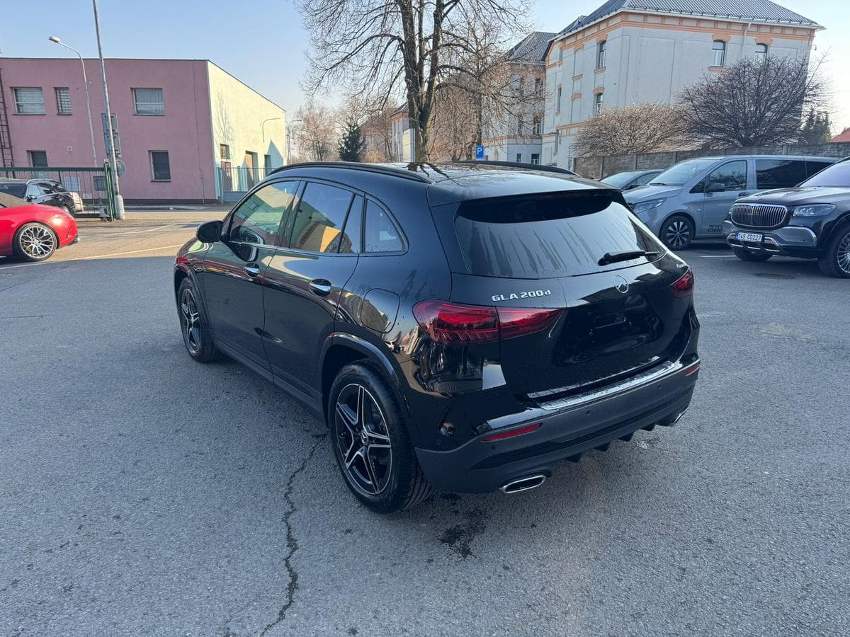Mercedes-Benz GLA - 5