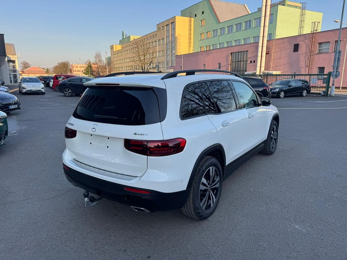 Mercedes-Benz GLB - 7